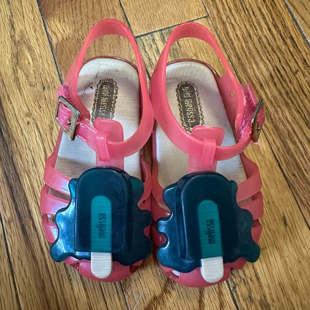Mini Melissa Size 6